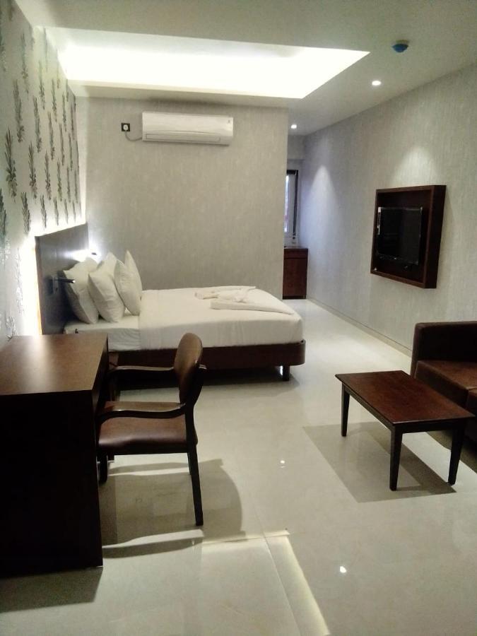 Hotel Madhuban Szilvassza Kültér fotó